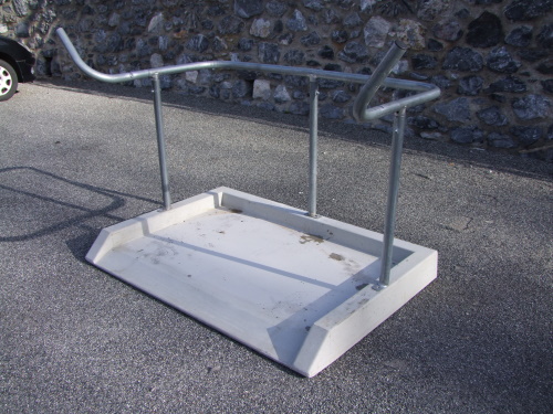 Arceau bloc conteneur Garin avec plateforme béton